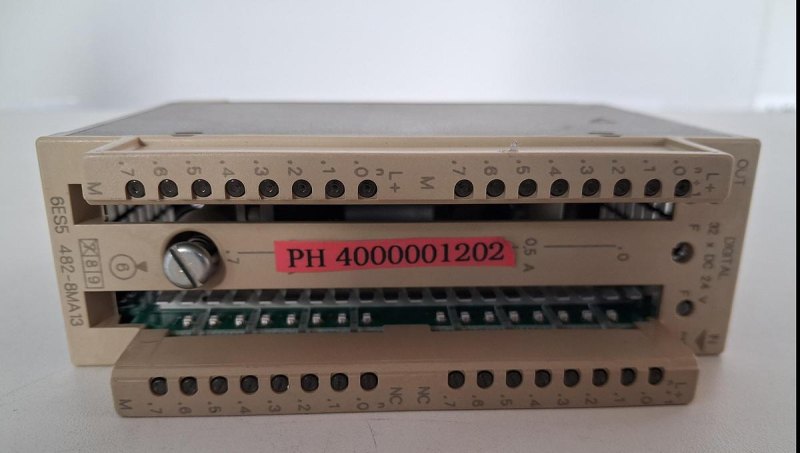 Siemens SIMATIC S5 6ES5 482-8MA13 Digital Output Module