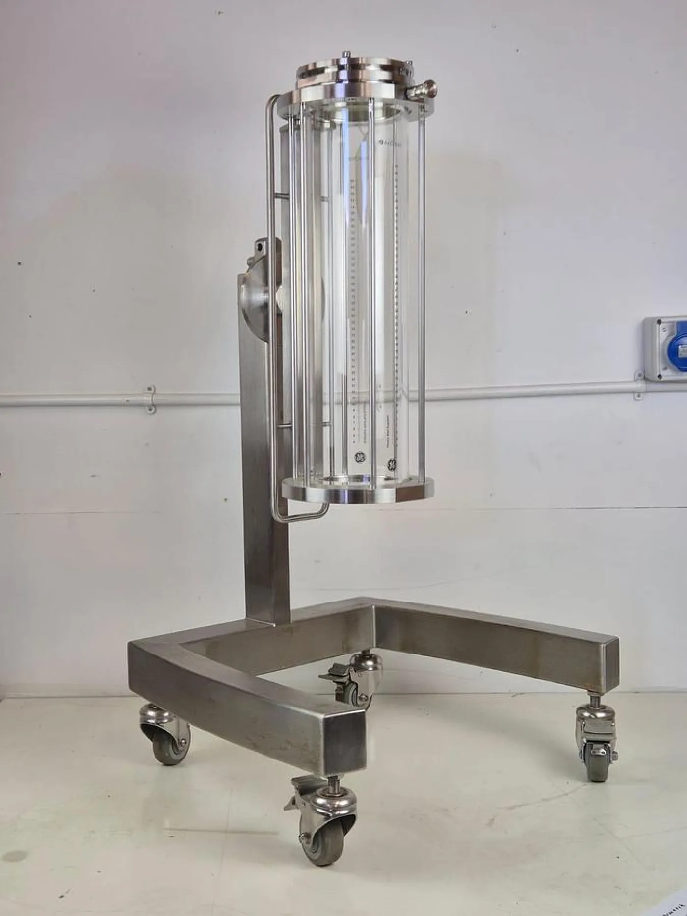 GE Healthcare Cytiva Axicrom 50/300t chromatography column - 1