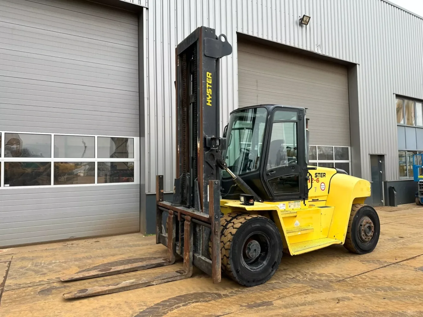 Hyster H12XM-6 - 2