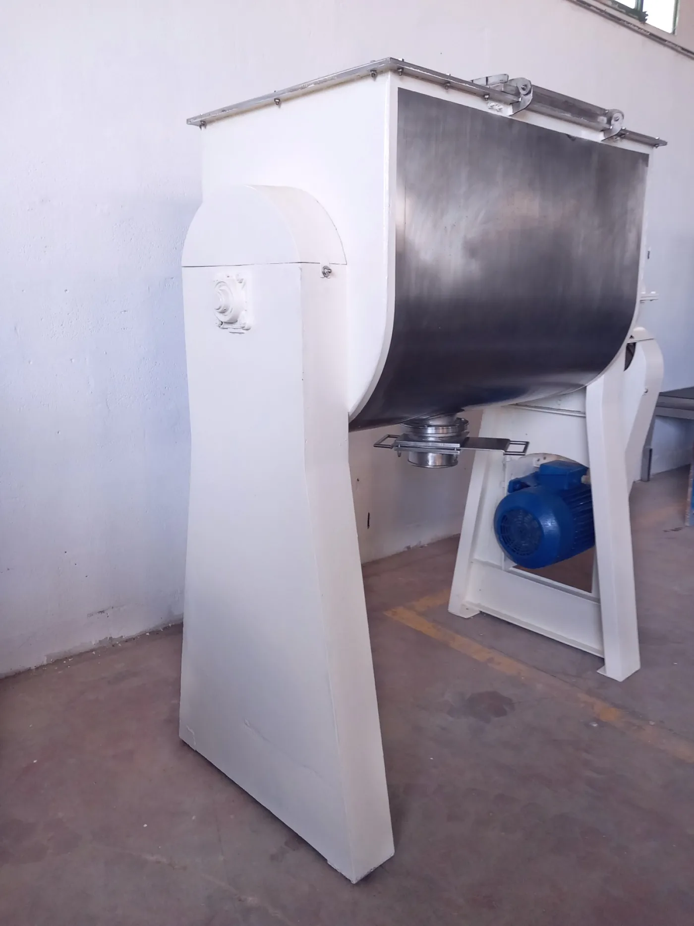 MESCOLATORE A DOPPIA ELICA – BEMIC – MOD. 700 L - 4