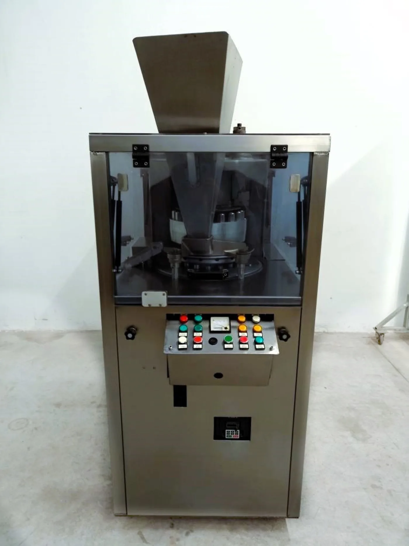 COMPRIMITRICE ROTATIVA – RONCHI - 6