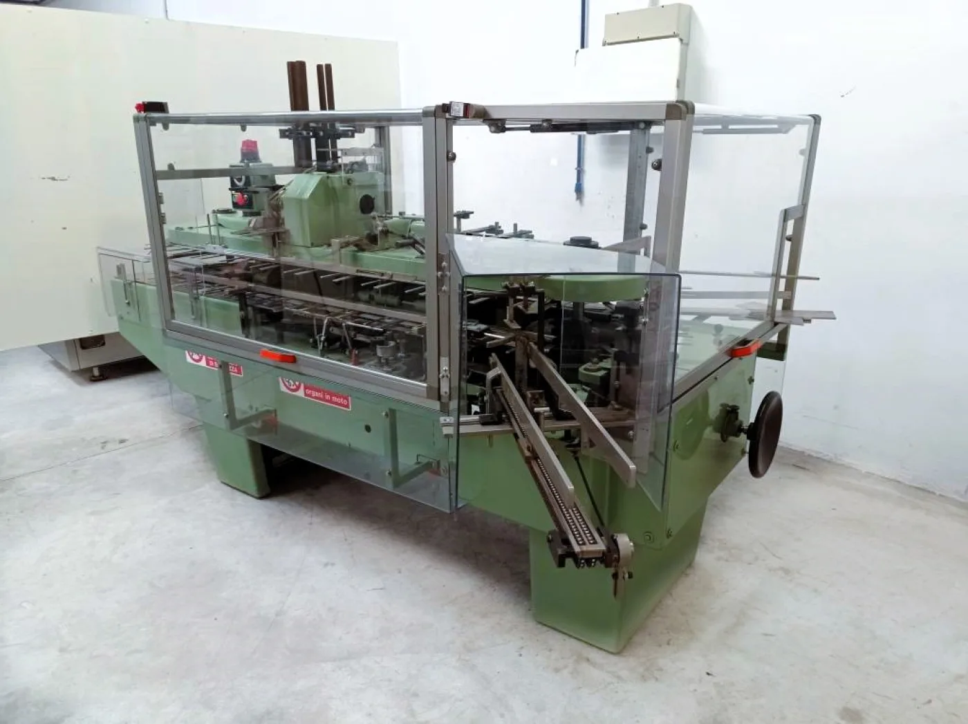ASTUCCIATRICE VERTICALE – CAM – MOD. AV 65 - 6