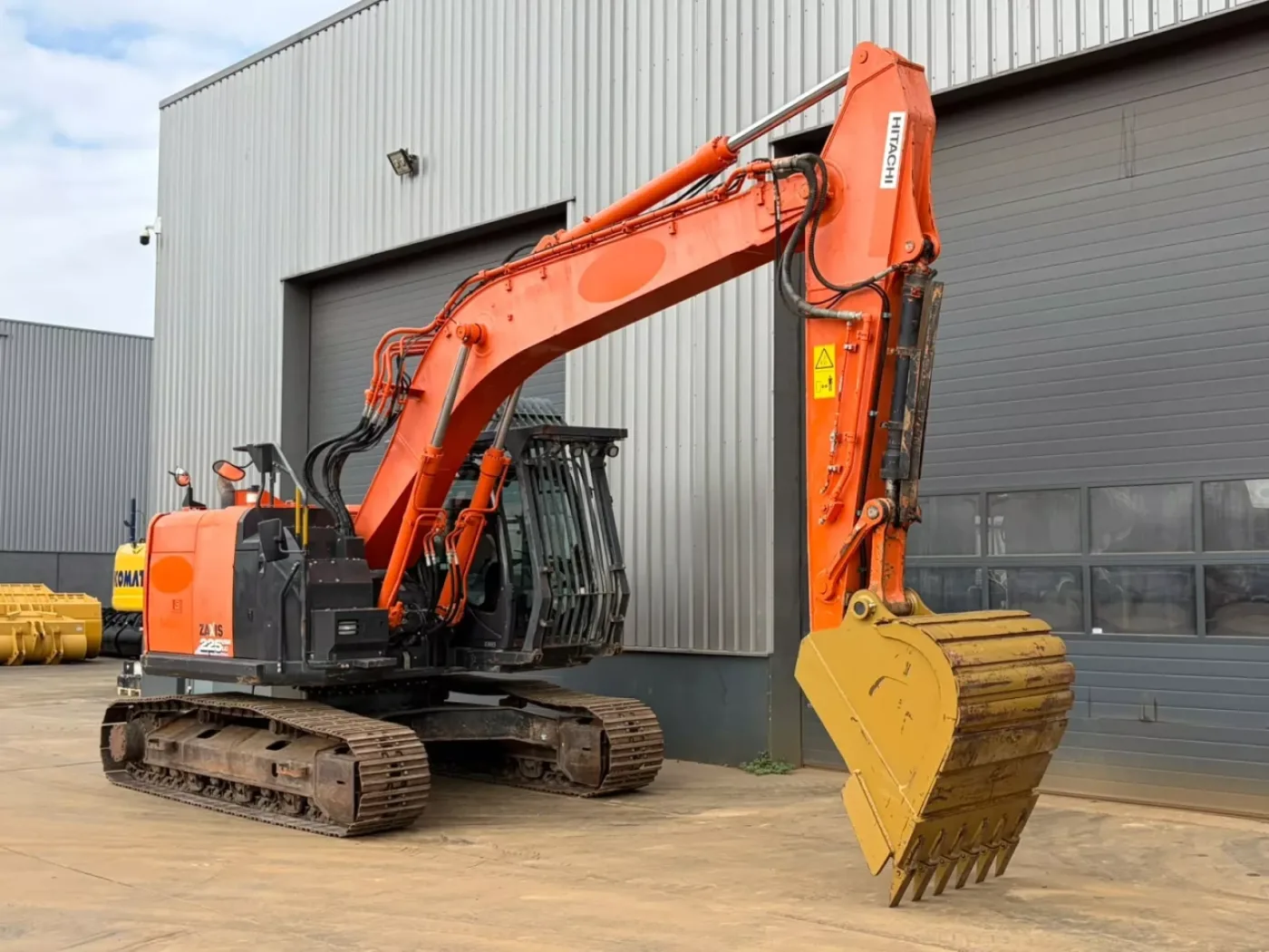 Hitachi ZX225US5LC - 6