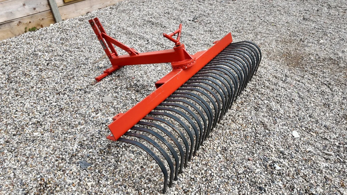 5ft Landscape Rake - 1