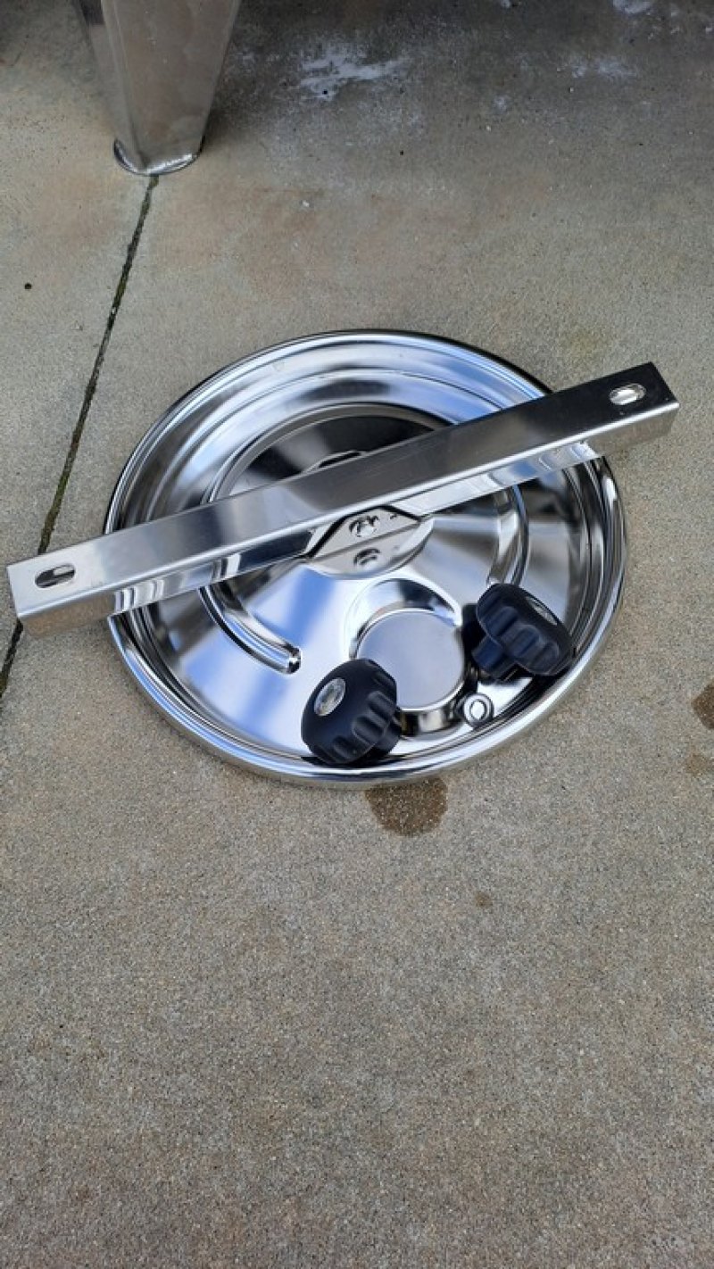 STAINLESS STELL TANKS CAPACITY LITERS 1000 PNEUMATIC FLOATING LID, WITH MANHOLE, ROUNDED BOTTOM NEW EQUIPMENT
