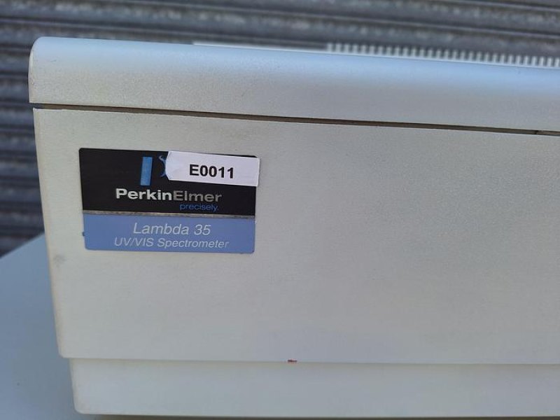 PerkinElmer Lambda 35 Spectrophotometer