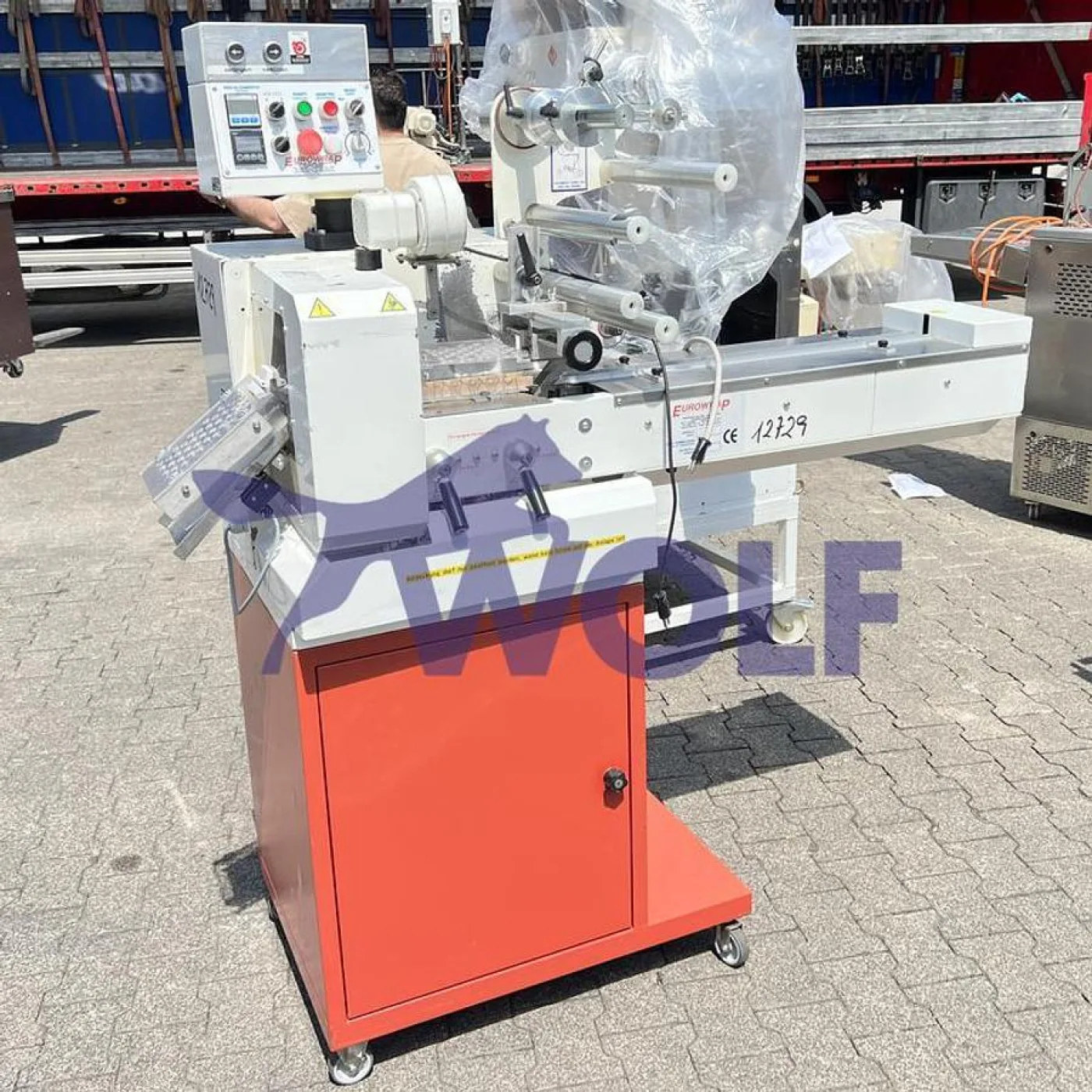Schlauchbeutel-Packmaschine EUROWRAP - Type EWP-300 (horizontal), Baujahr 2002. - 2