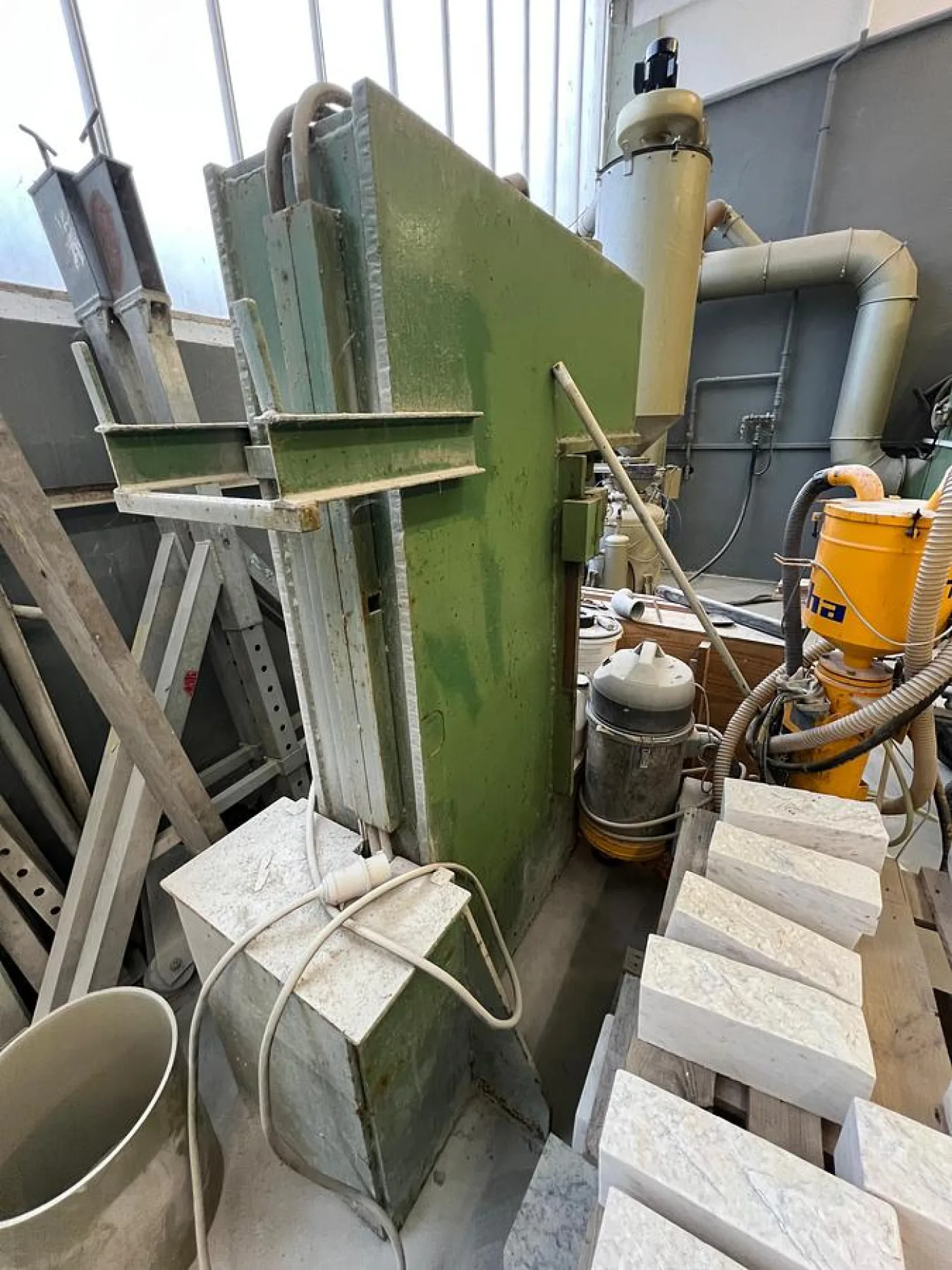 Eigenbau Steinspaltmaschine / Homemade stone splitting machine - 2