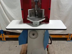 Eckenrundstoßmaschine Tränklein EK-100