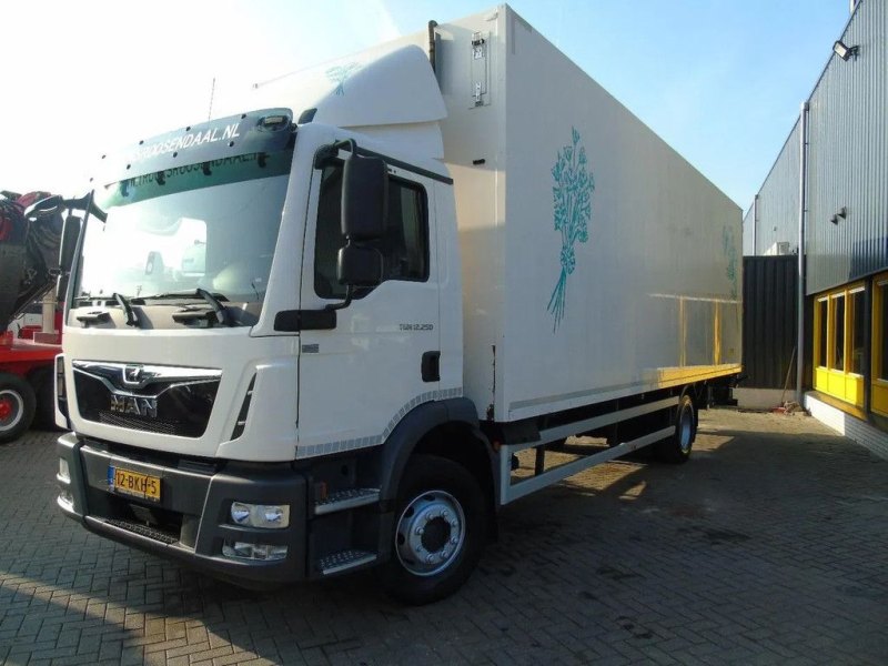 MAN TGM 12.250 + euro 6 + lift + iso box