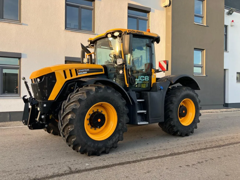 Schlepper JCB Fastrac 4220 iCON