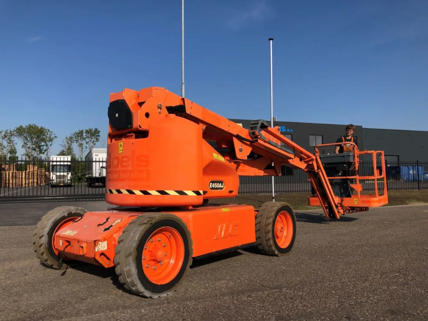 JLG E450AJ - 5