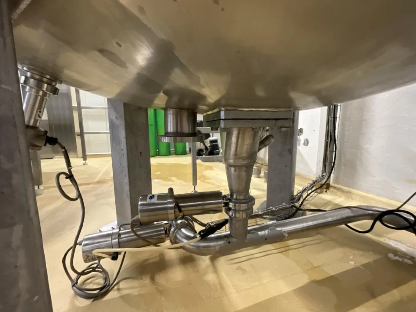 Unknown Circa 7000 Litre Stainless Steel Vertical Tank - 5