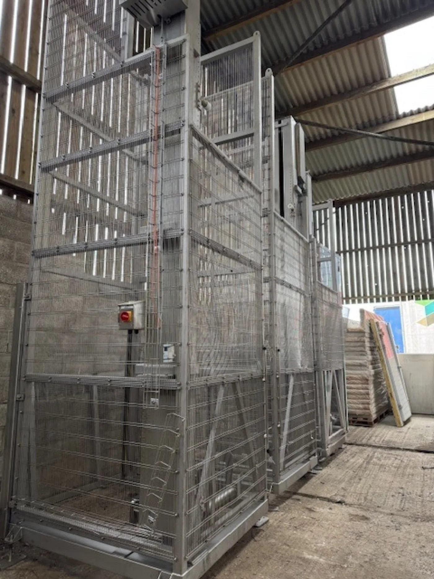 Tote Bin Hoist – Large - 3