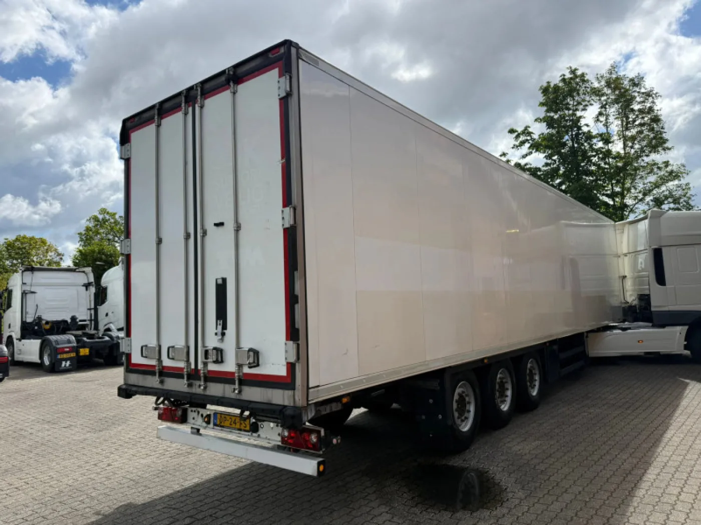 Schmitz Cargobull SKO 24 5x Meatrails Rohrbahnen Meat Carrier Vector 1950MT NL Trailer APK/TÜV 01-08-2026 - 3