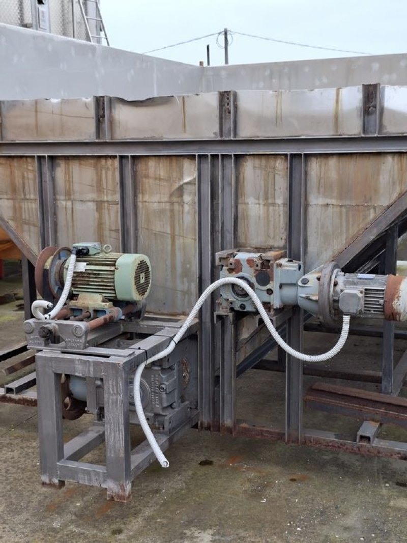 HOPPER / CONVEYOR FOR GRAPES MADE OF STAINLESS STEEL SHEET, SECOND HAND MACHINE