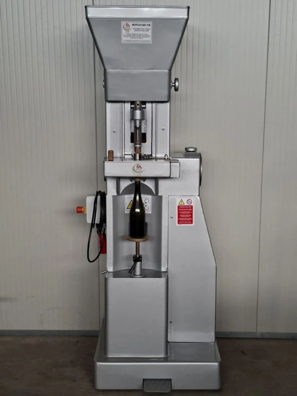 SEMI-AUTOMATI BERTOLASO CORKING MACHINE FOR MUSHROOM CORK, SECOND HAND MACHINE