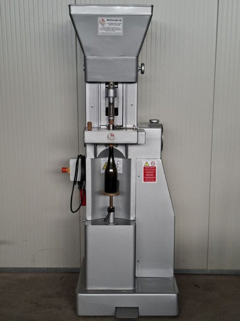 SEMI-AUTOMATI BERTOLASO CORKING MACHINE FOR MUSHROOM CORK, SECOND HAND MACHINE