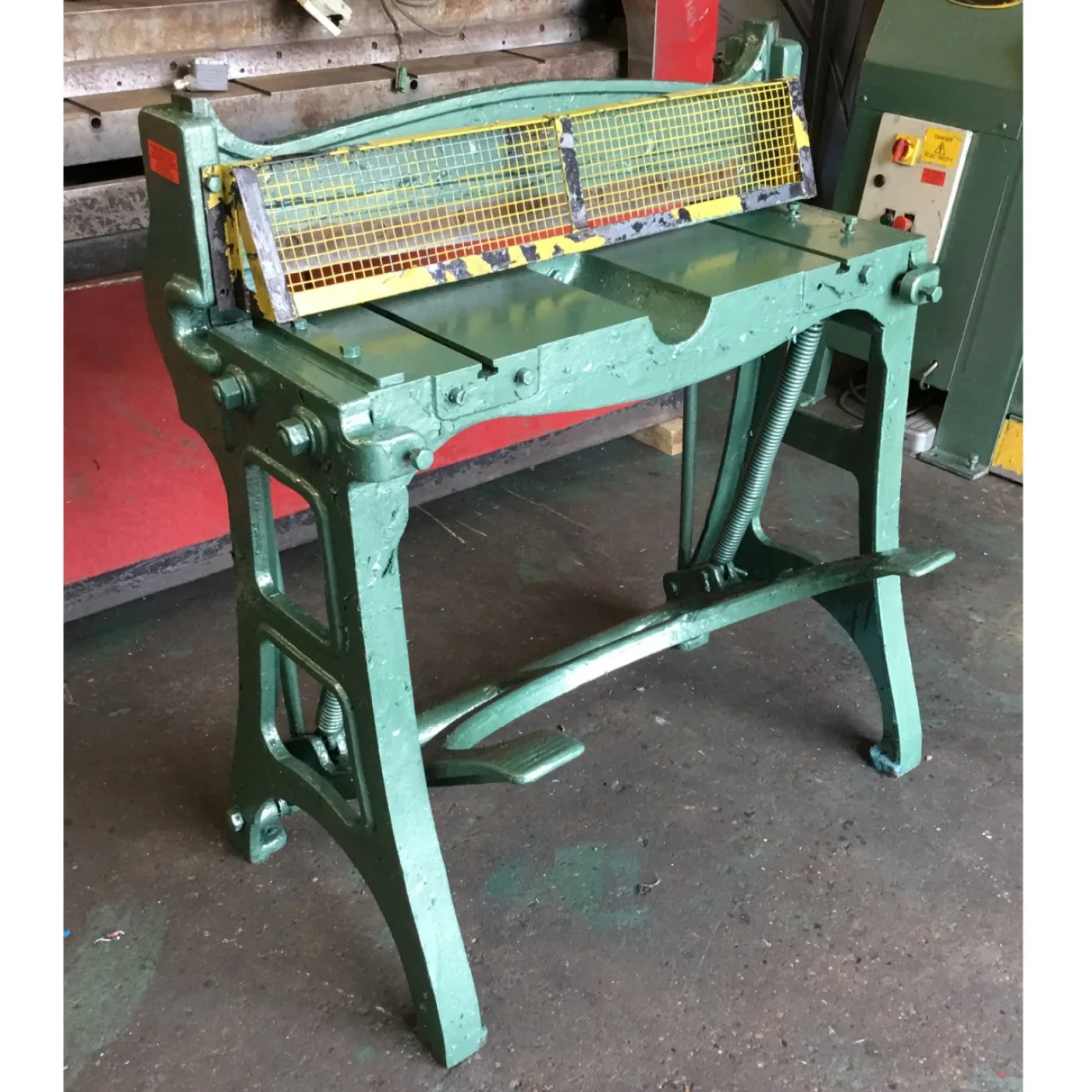 BUCK & HICKMAN Cast Iron Treadle Guillotine 770mm - WNS - W. Neal Services Ltd - 1