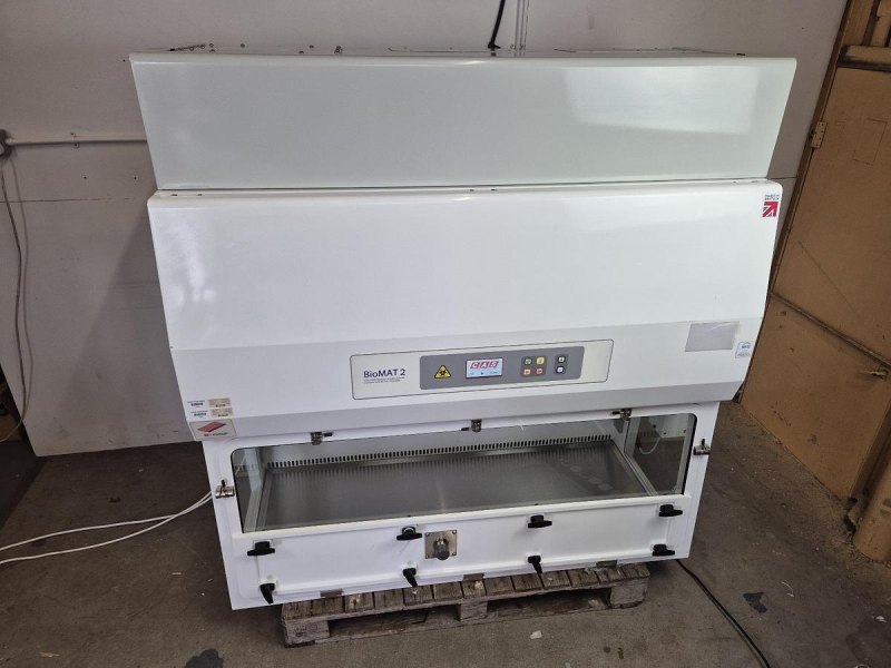 CAS Biomat 2 Microbiological Safety Cabinet