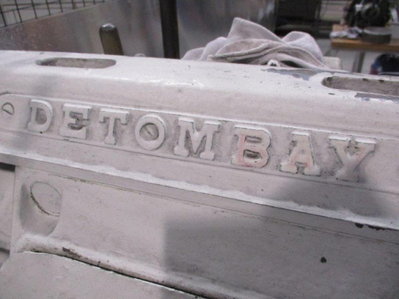 Universal DETOMBAY unbekannt
