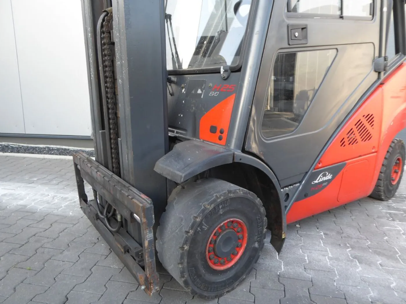 Linde H25T-02 - 3