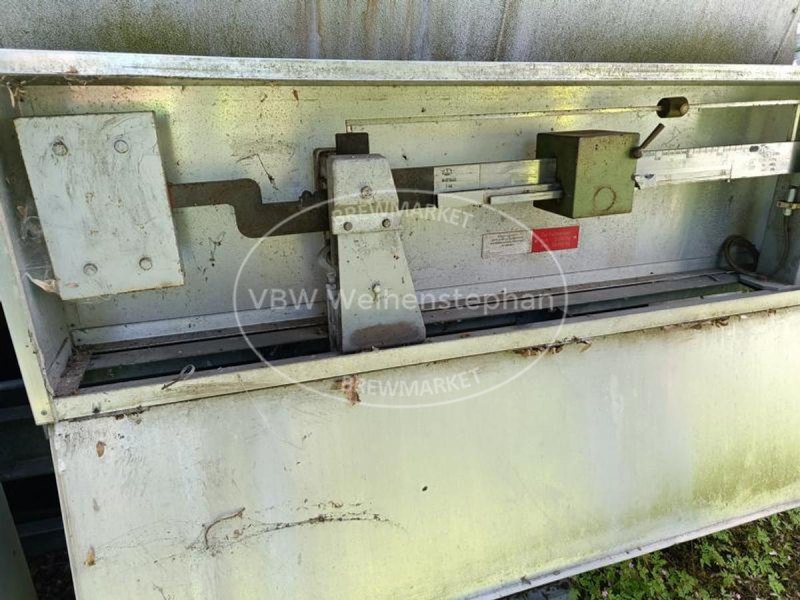 CO2 storage tank