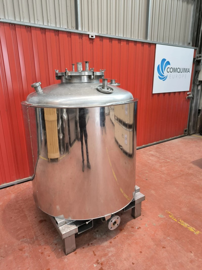 STAINLESS STEEL TANK 950 LITERS WITH INSULATION