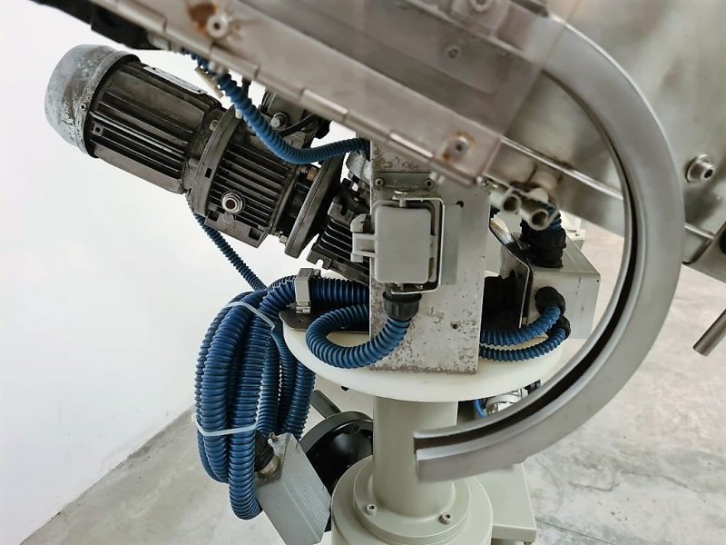 ELEVATORE E ALIMENTATORE PER TAPPI – MASTER VIBRATORI