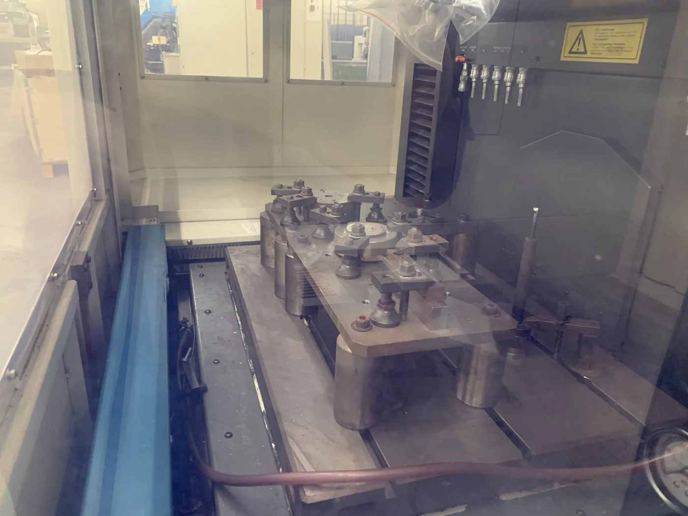 MACHINE A ETINCELER PAR ENFONCAGE “MITSUBISHI” TYPE EA12-VM - 3