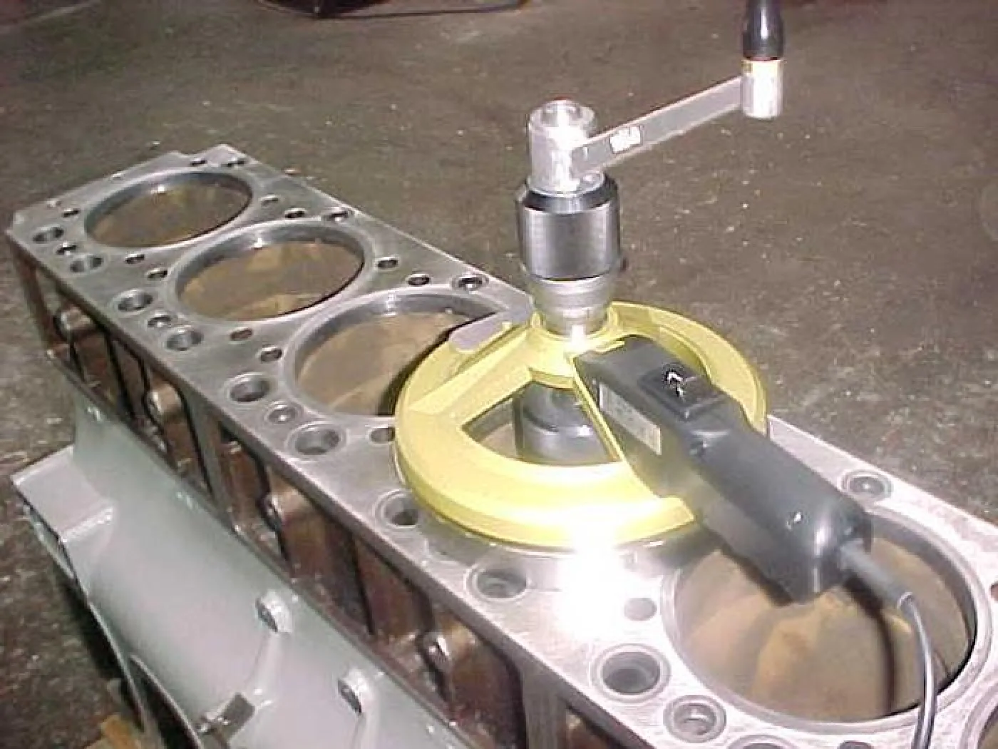GRINDING SURFACE ENGINEBLOCK DEUTZ SBFM 716 / SBAM 816 - 2