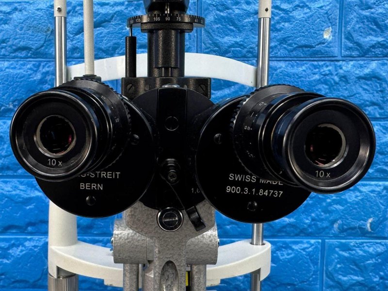 Haag Streits Slit Lamp BM 900 REF: 7200013 YOM: 2010