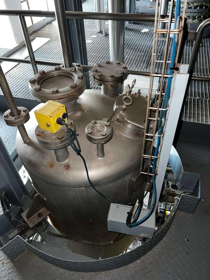 USED JUSTINOX STAINLESS STEEL TANK 600 LITERS