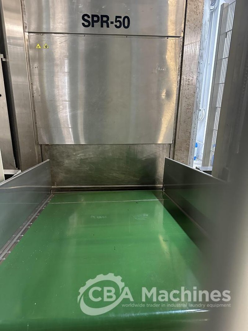 2009 Girbau stationary lift + conveyor to load the 100kg dryer