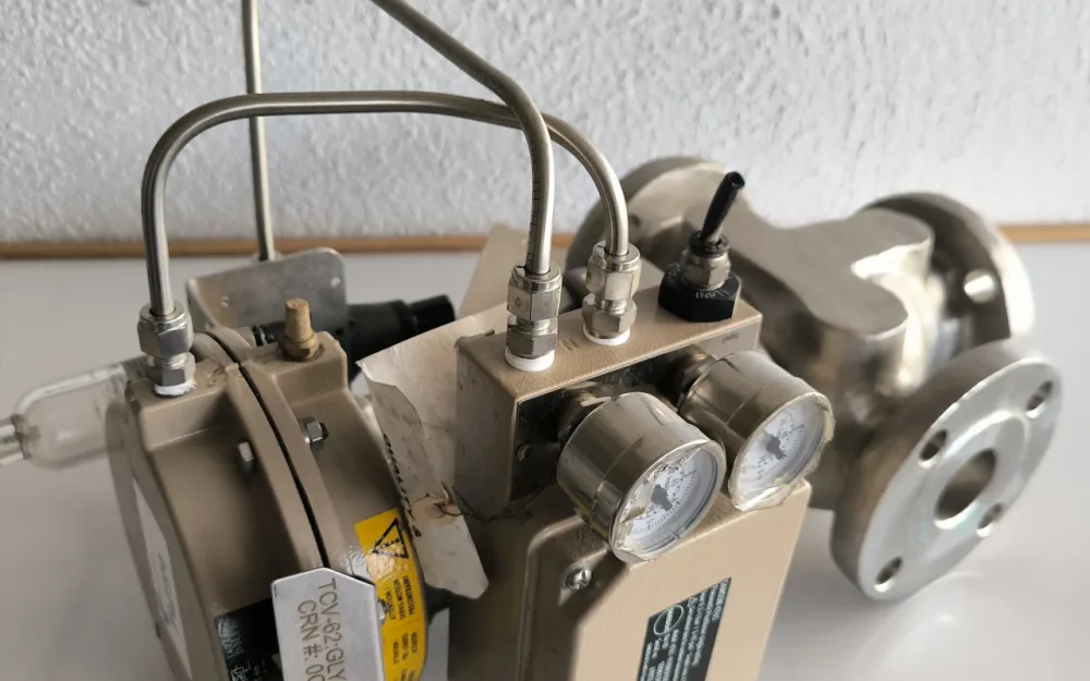 PROPORTIONAL SOLENOID VALVE SAMSON 3271 WITH PNEUMATIC ACTUATOR SAMSON 4765 UNUSED