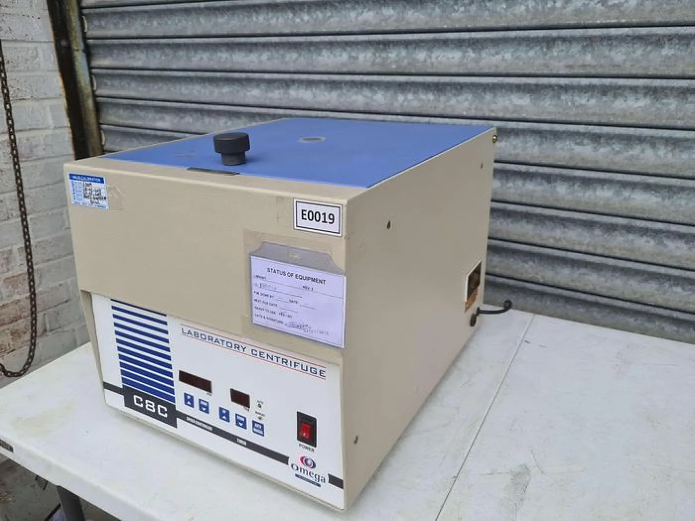 Omega C8C Centrifuge - 2