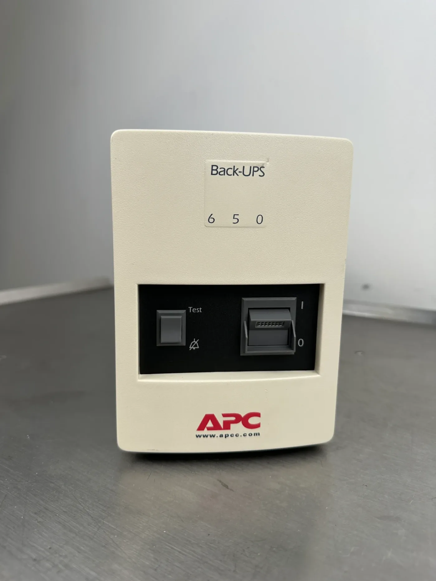APC Back-UPS 650 BK650MI – 650 VA / 400 W USV - 2
