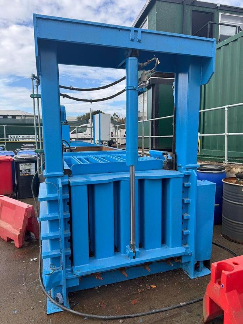 2017 PAAL PAC 65 B Closed End Baler