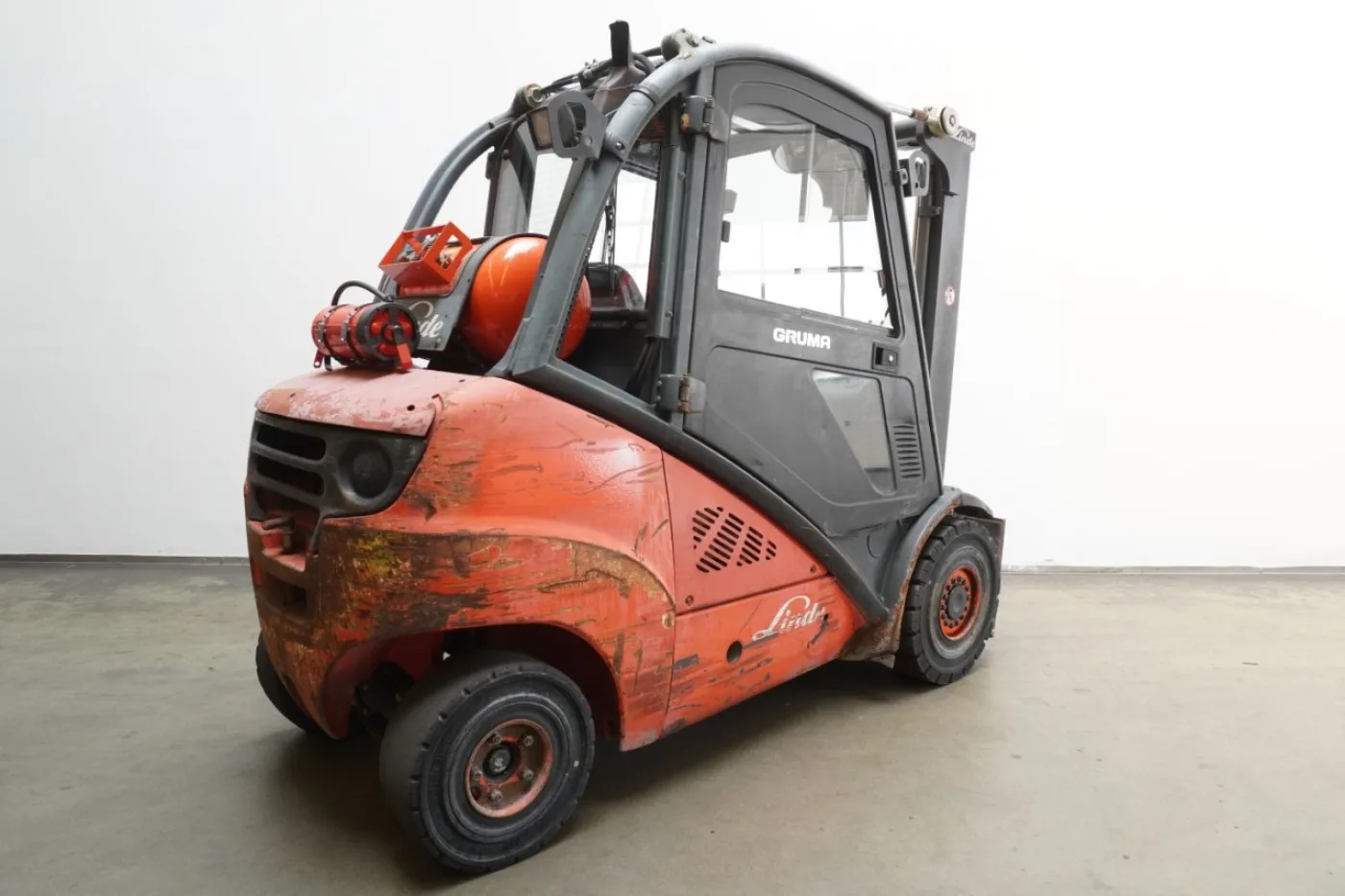 Frontstapler Linde H 35 T 393 (2010) - 1