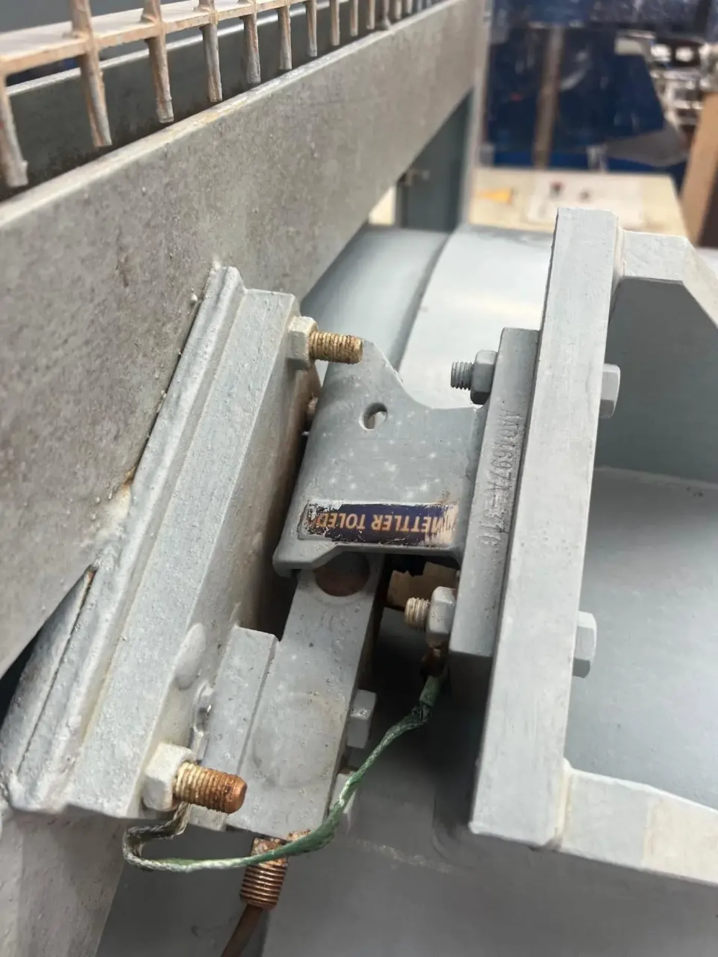 TANK WITH USED LOAD CELLS - 1