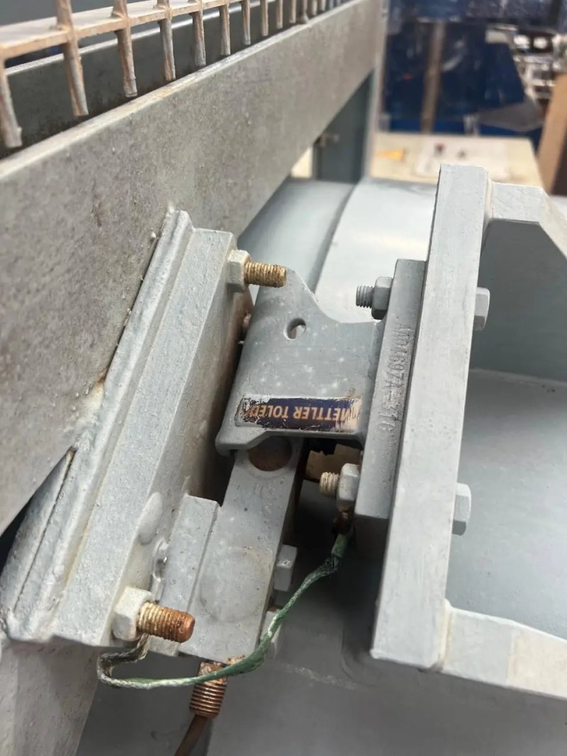 TANK WITH USED LOAD CELLS