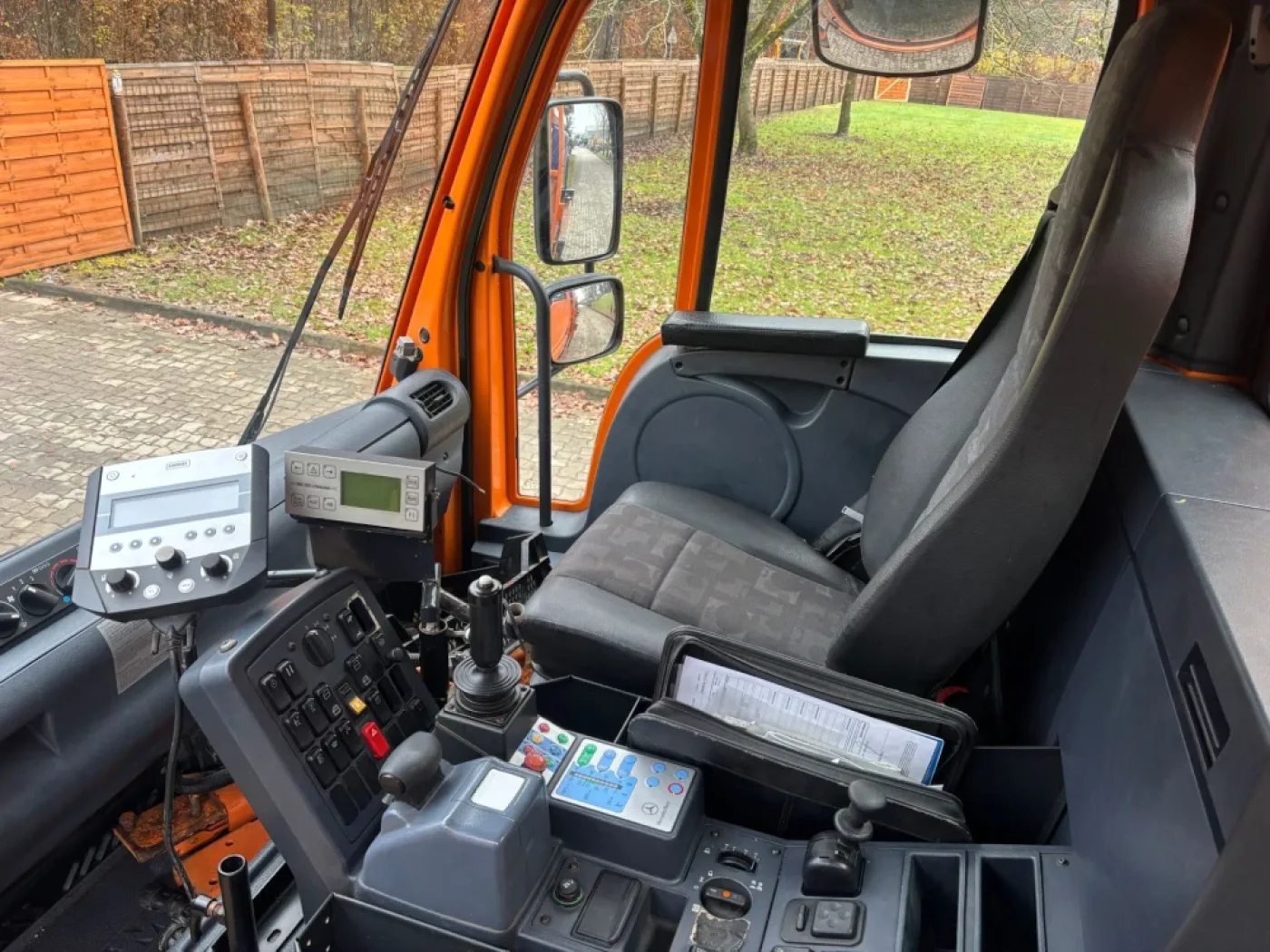 Mercedes Benz - Unimog U400 - 8