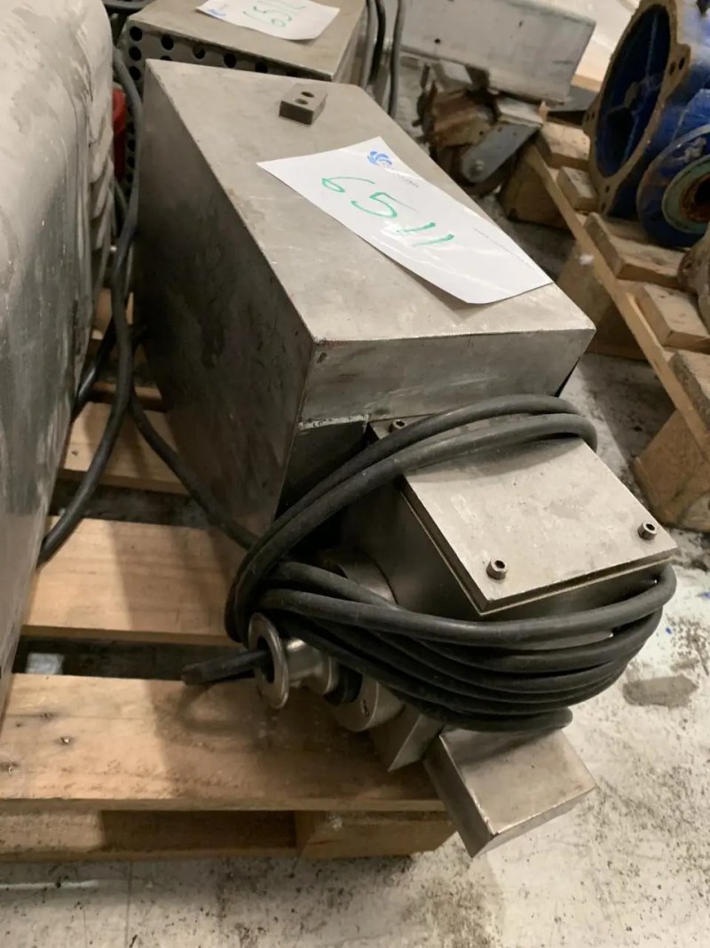 USED STAINLESS STEEL IMPELLER PUMP