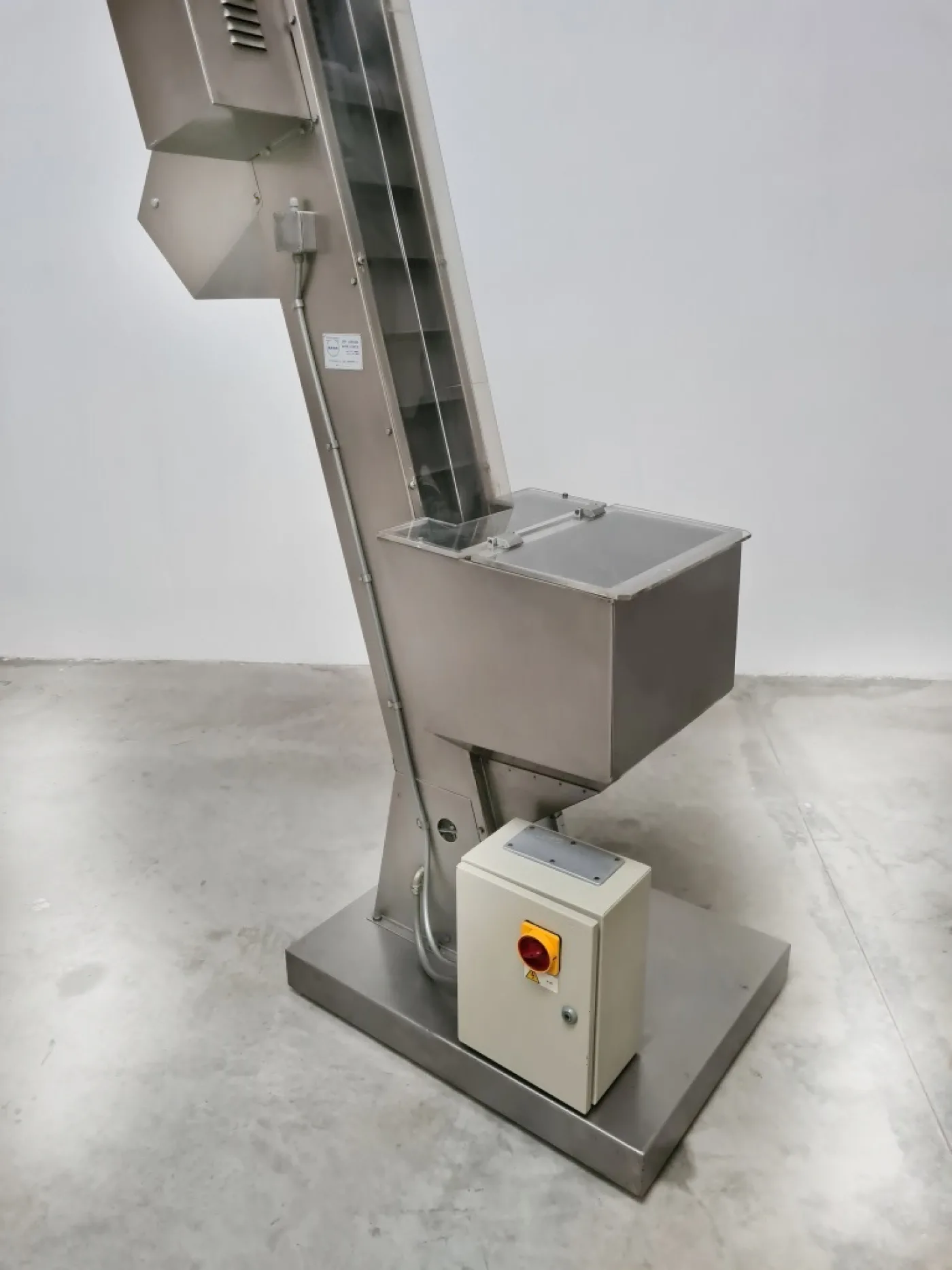 ELEVATORE A TRAMOGGIA PER TAPPI – GAMA - 3