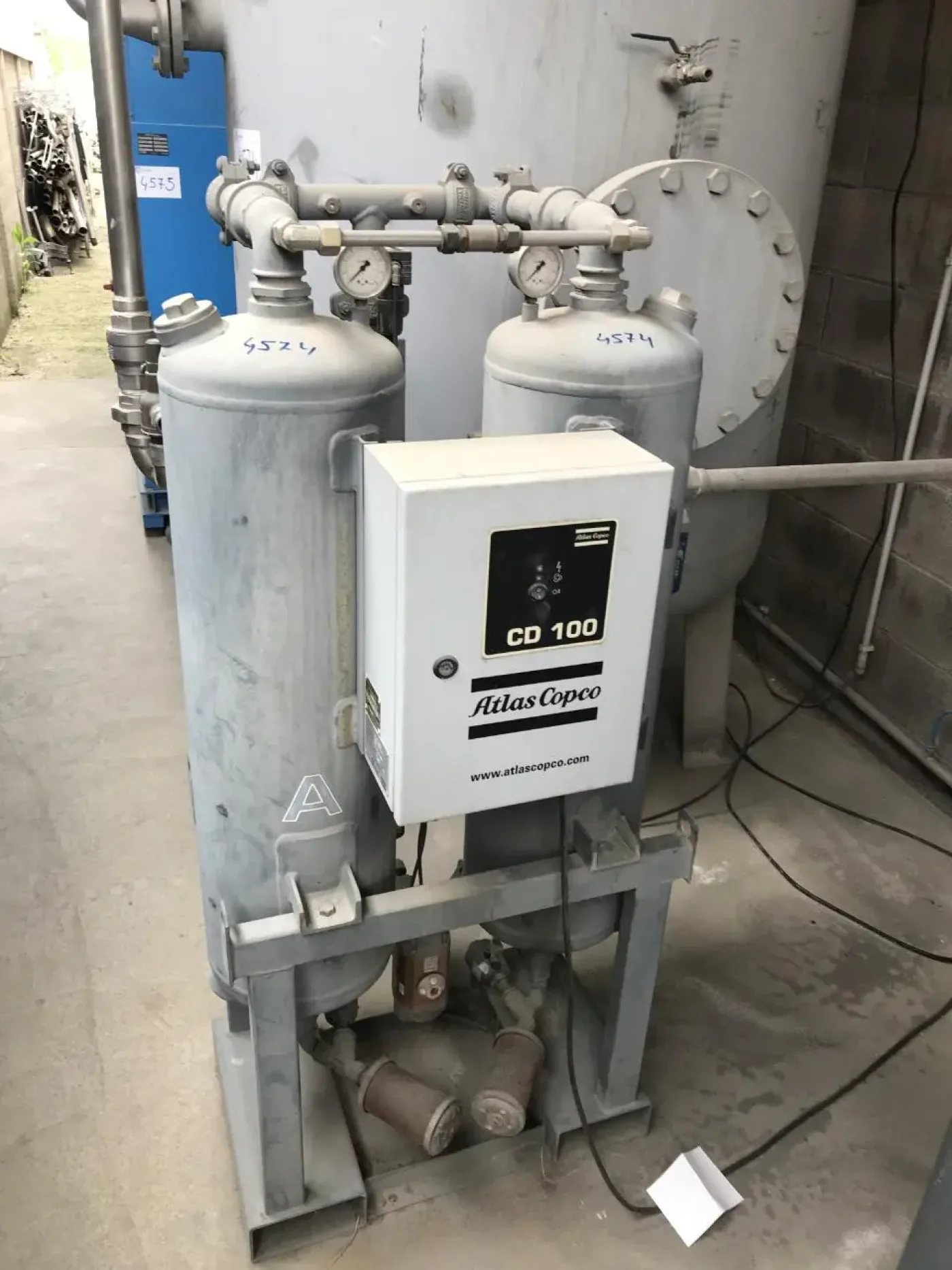 USED ATLAS COPCO CD100 & CD60 COMPRESSOR WITH IRON TANK 4,000 LITERS - 1