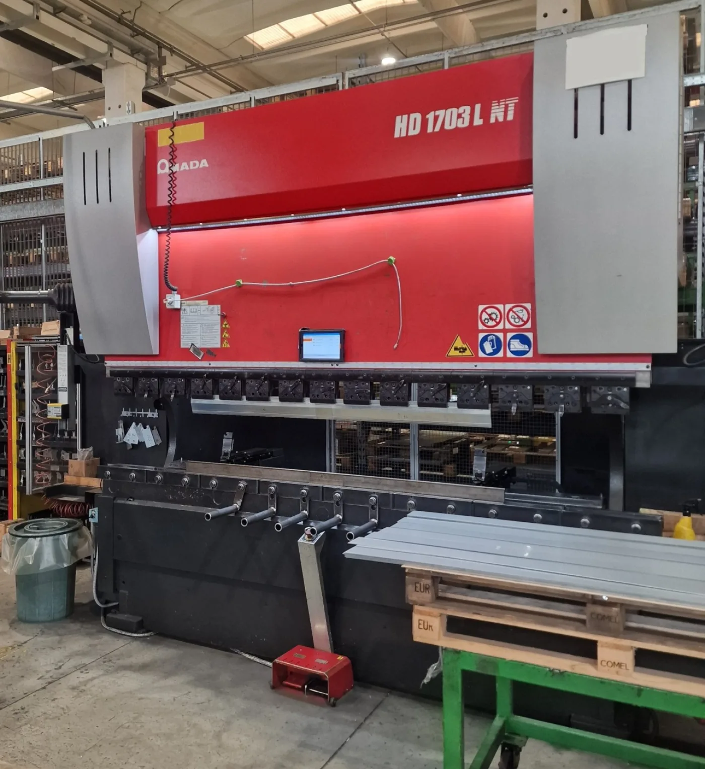 Press brake Amada HD 1703L NT year 2011 - 1