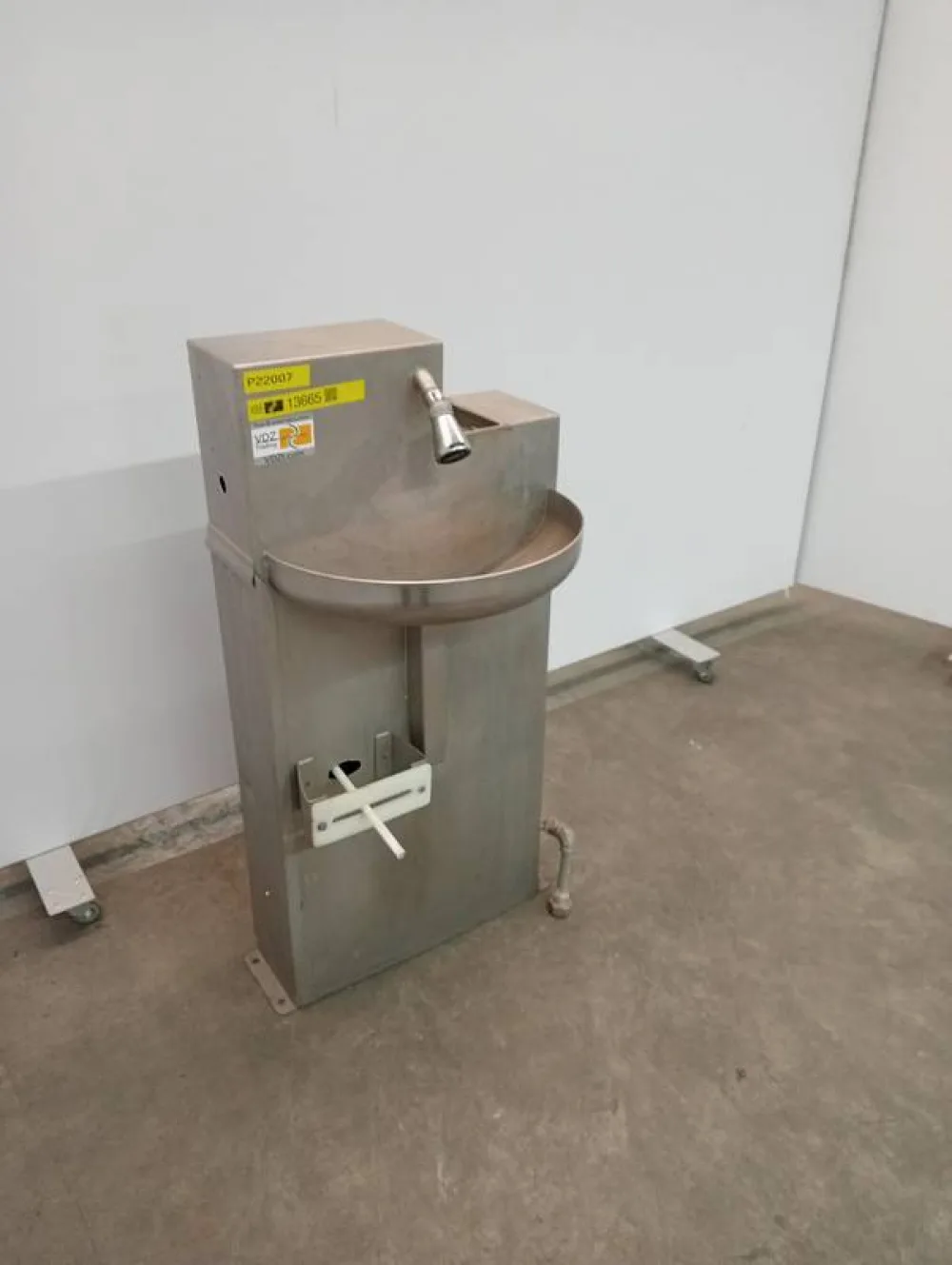 Wash bin