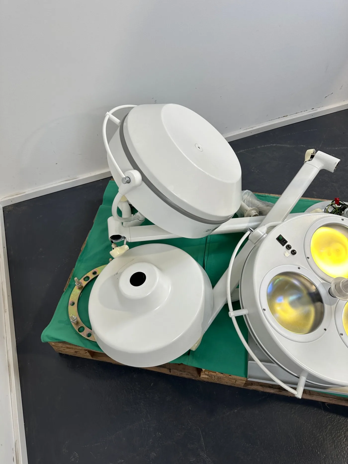 Dr. Mach TrigenFlex OP-Lampe Deckenmontage - 4