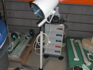 Hanaulux 2261 OP-Lampe/Untersuchungslampe (fahrbar)
