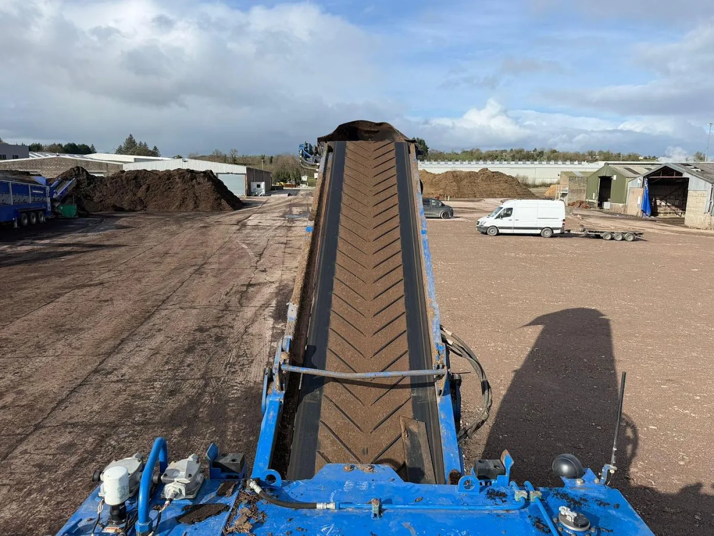 2021 Peterson 2710D Tracked Horizontal Grinder Shredder - 4